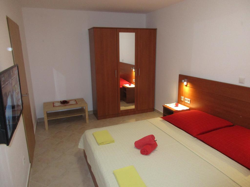 Apartmani Smiljanic Starigrad Paklenica Luaran gambar